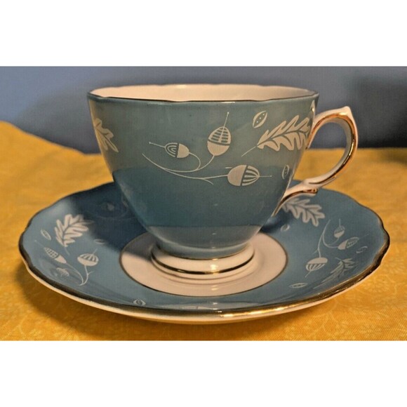 Colclough Pedestal Teacup Saucer Robin Egg Blue Turquoise Acorns/Oak England VTG - Picture 1 of 9